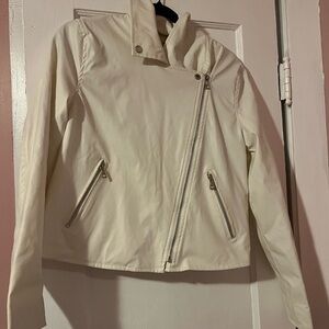 NWT PrettyLittleThing White Faux Leather Biker Jacket Cropped Moto 6